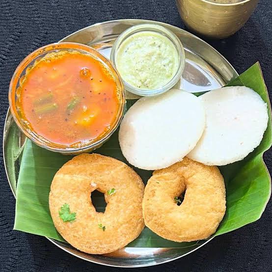 Idli and medu vada breakfast plate